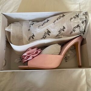 Mixx Shuz- Womens size 7.5 Light pink pumps